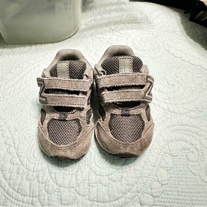 New Balance WIDE 888s